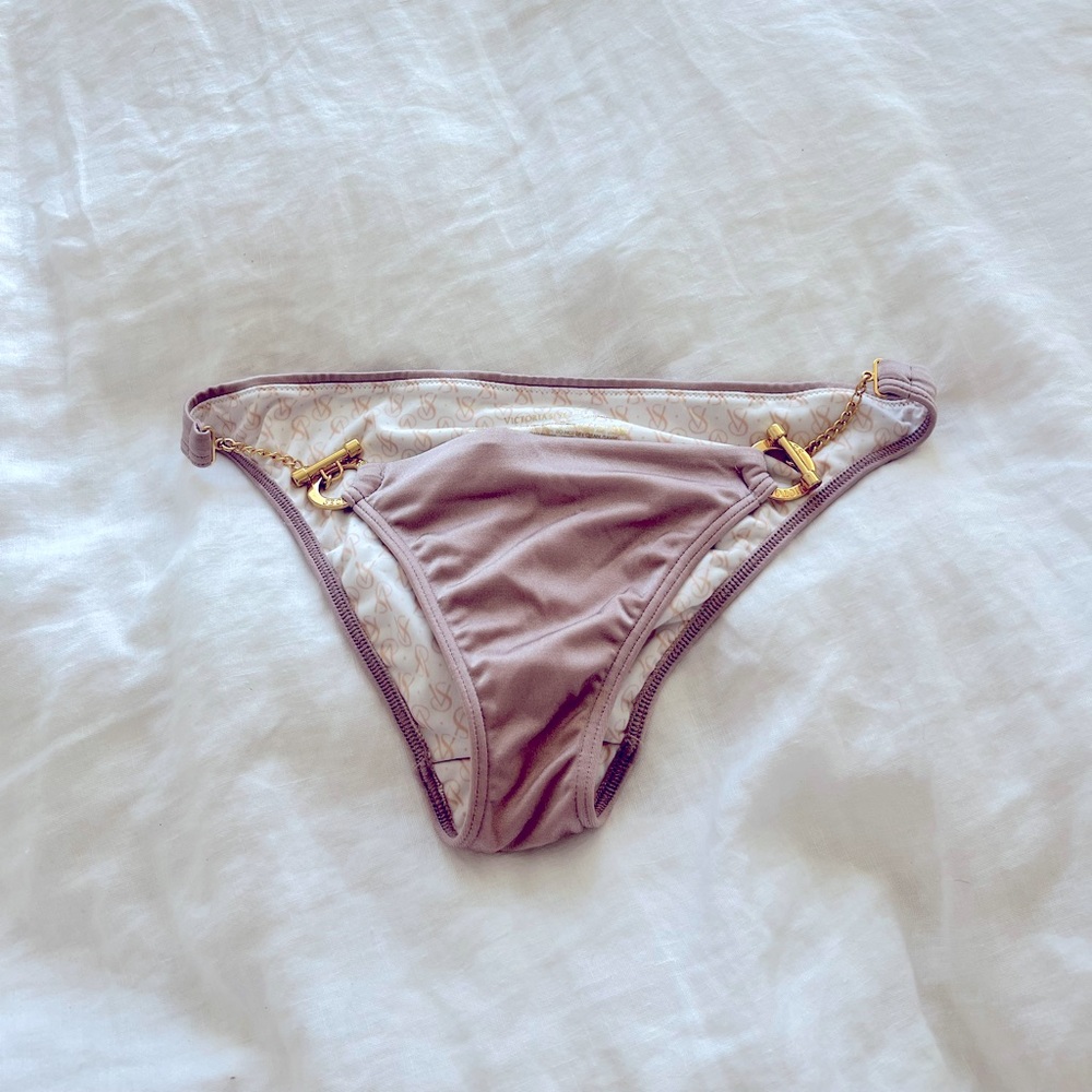 Victoria’s Secret bikini bottom with gold accent XS